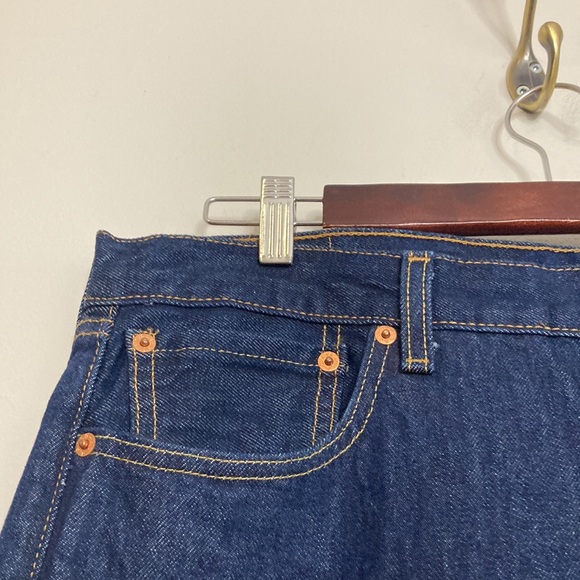 Levi's Jeans Mens 36 x 30 Dark Blue 501 Straight Leg Button Fly Red Tab Hemmed - Picture 5 of 14